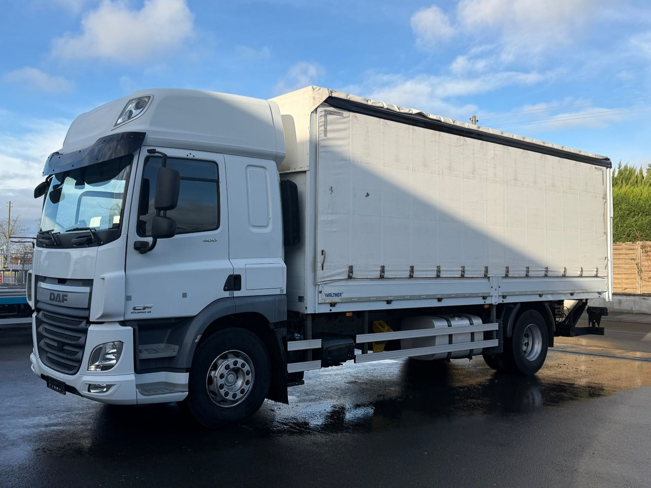 DAF CF 400FA Pritsche/Plane, Edscha,Retarder, Lbw - Камион с брезент: снимка 2 DAF CF 400FA Pritsche/Plane, Edscha,Retarder, Lbw - Камион с брезент: снимка 2