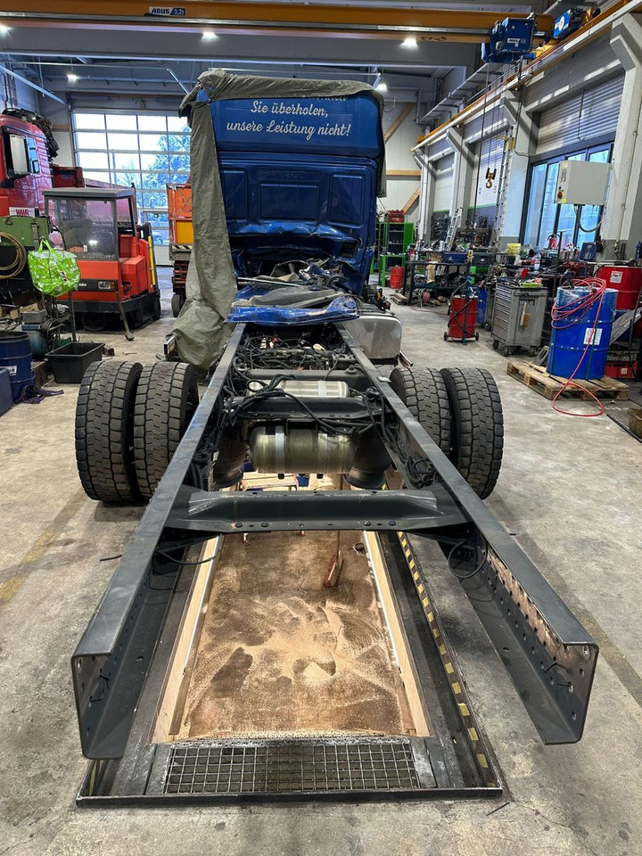Iveco 110EL25 Unfallchassis ohne Motor/Getriebe - Шаси кабина: снимка 4 Iveco 110EL25 Unfallchassis ohne Motor/Getriebe - Шаси кабина: снимка 4