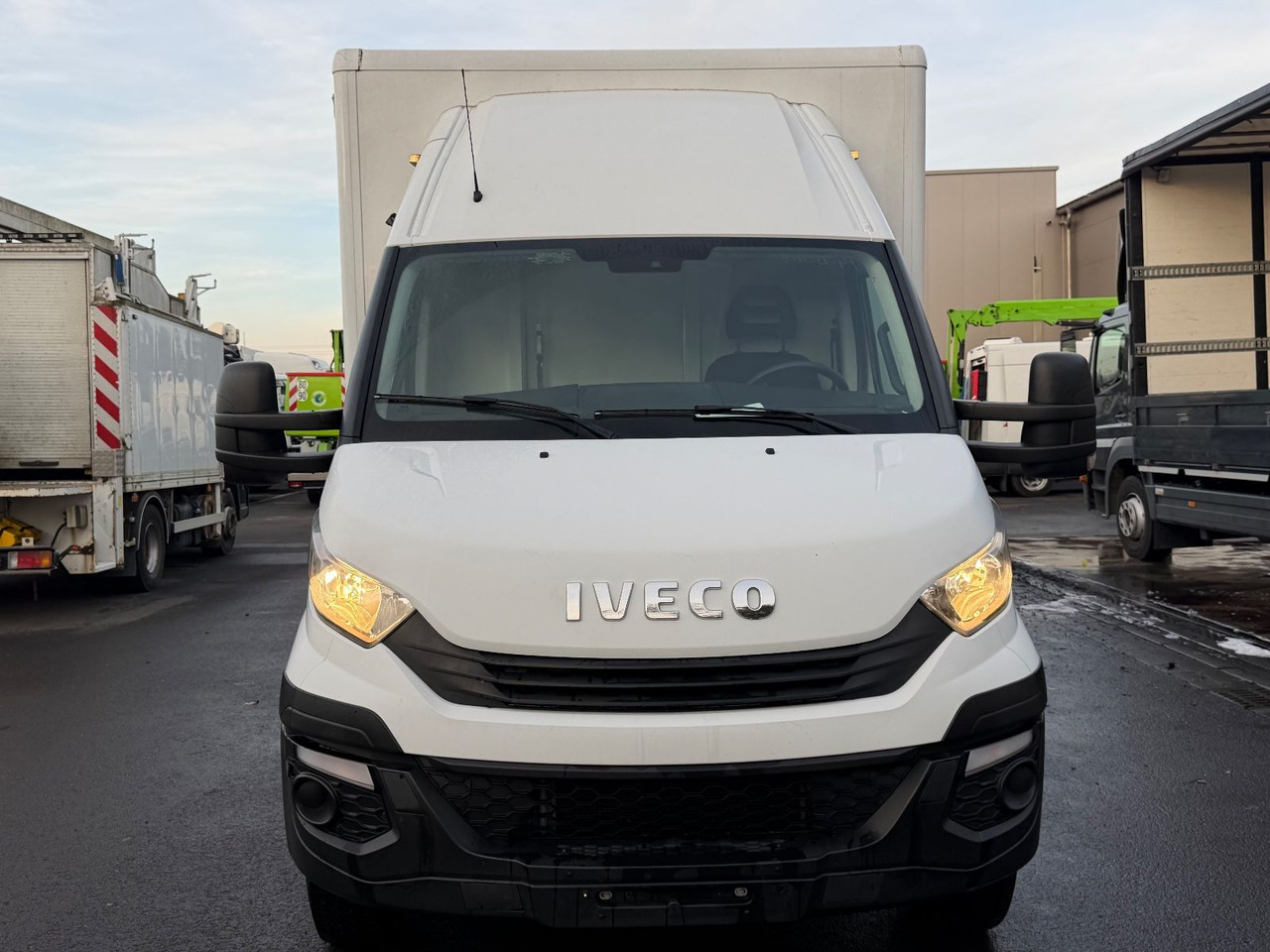 Iveco 70C18 HiMatic, Klima, Luftfederung, Lbw 5x units - Лекотоварен автомобил фургон: снимка 3 Iveco 70C18 HiMatic, Klima, Luftfederung, Lbw 5x units - Лекотоварен автомобил фургон: снимка 3