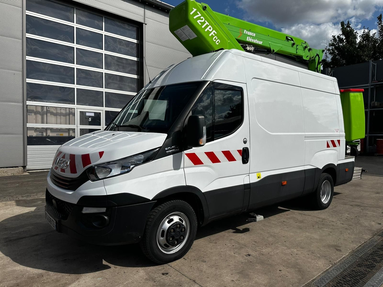 Iveco Daily 50C18 Hi-Matic/17m/Euro6/2-Punkt - Автовишка: снимка 1 Iveco Daily 50C18 Hi-Matic/17m/Euro6/2-Punkt - Автовишка: снимка 1
