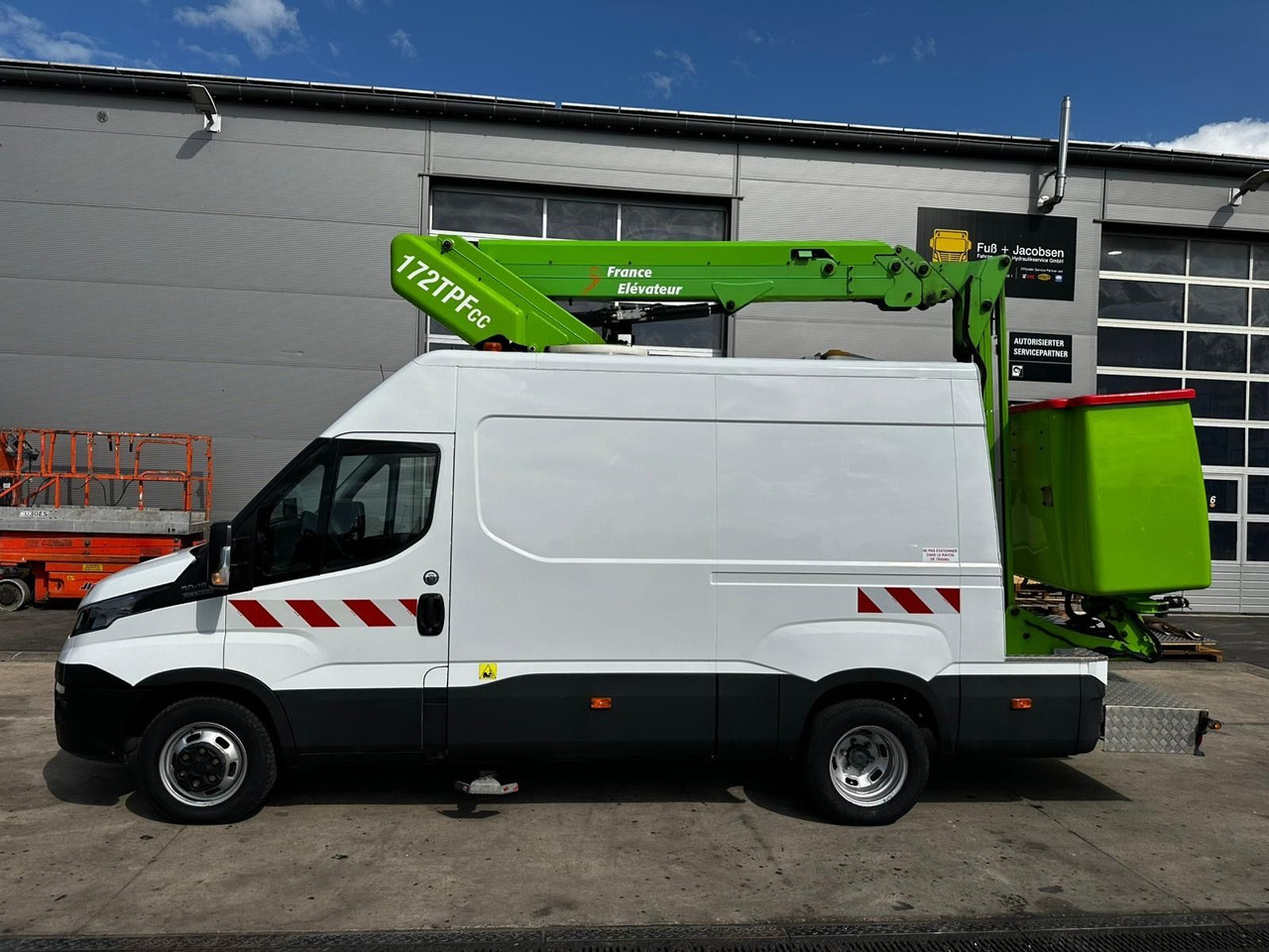 Iveco Daily 50C18 Hi-Matic/17m/Euro6/2-Punkt - Автовишка: снимка 2 Iveco Daily 50C18 Hi-Matic/17m/Euro6/2-Punkt - Автовишка: снимка 2