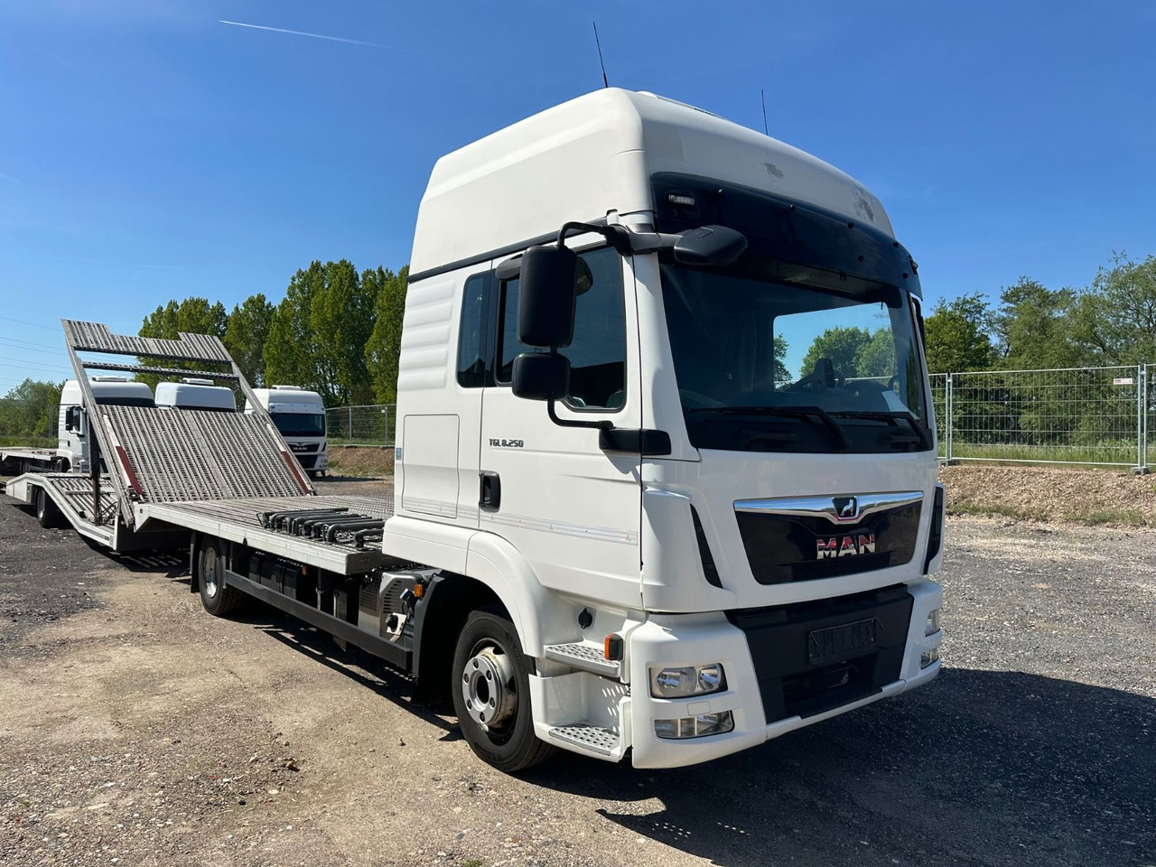 MAN 8.250 TGL*4x L1H1*XLX Kabine*VDI2700*TOP* - Автовоз камион: снимка 2 MAN 8.250 TGL*4x L1H1*XLX Kabine*VDI2700*TOP* - Автовоз камион: снимка 2
