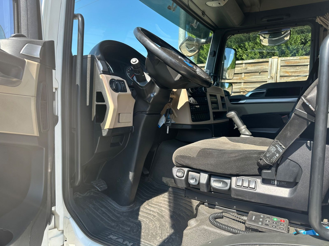 MAN 8.250 TGL*VDI2700*TOP*4-er Zug BFT Anhänger MAN 8.250 TGL*4x L1H1*XLX Kabine*VDI2700*TOP* - Автовоз камион: снимка 4 MAN 8.250 TGL*VDI2700*TOP*4-er Zug BFT Anhänger MAN 8.250 TGL*4x L1H1*XLX Kabine*VDI2700*TOP* - Автовоз камион: снимка 4