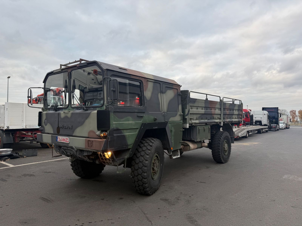 MAN KAT 1 5T MIL GL 4x4 , Pritsche, Allrad, viel neu - Бордови камион: снимка 1 MAN KAT 1 5T MIL GL 4x4 , Pritsche, Allrad, viel neu - Бордови камион: снимка 1