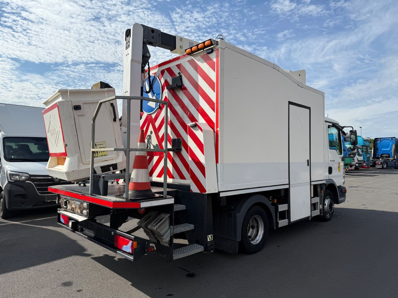 MAN TGL 12.180 Versalift/15m/orig.km/Top - Автовишка: снимка 4 MAN TGL 12.180 Versalift/15m/orig.km/Top - Автовишка: снимка 4