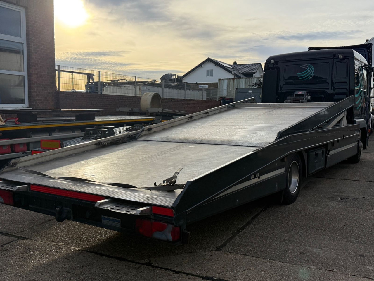 MAN TGL 8.210BL Moetefindt Doppelstock, Klima, Winde - Автовоз камион: снимка 2 MAN TGL 8.210BL Moetefindt Doppelstock, Klima, Winde - Автовоз камион: снимка 2