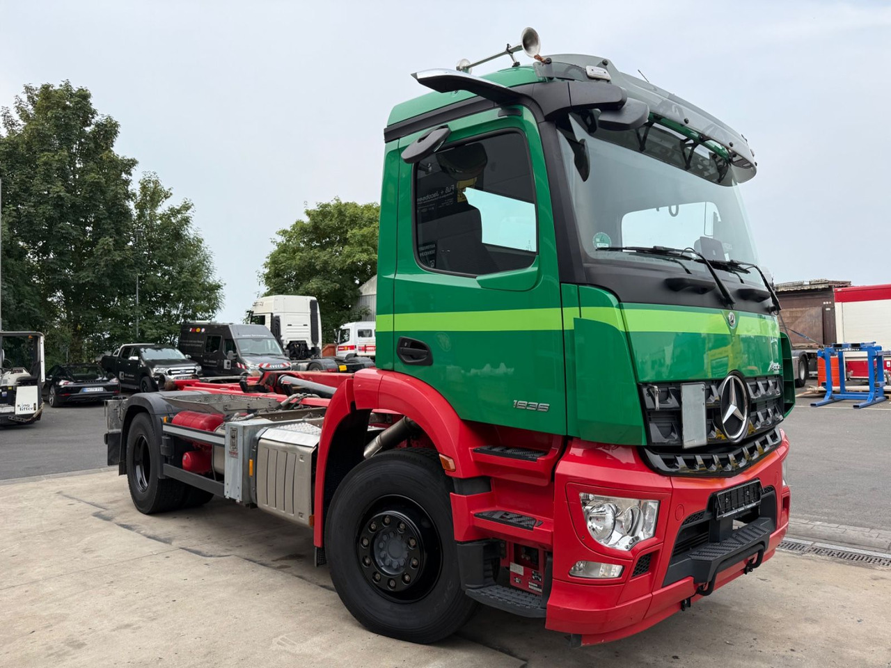 Mercedes-Benz Arocs 1836/10,7L/Hiab Ultima 14S/4x2/Autom./Top - Мултилифт с кука камион: снимка 4 Mercedes-Benz Arocs 1836/10,7L/Hiab Ultima 14S/4x2/Autom./Top - Мултилифт с кука камион: снимка 4