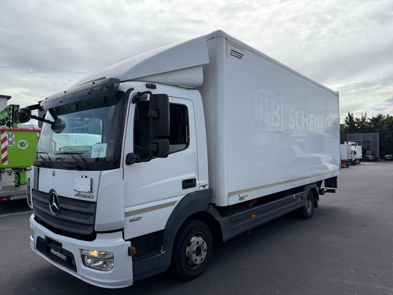 Mercedes-Benz Atego 3 4x2 821 4x2 LBW / Ahk. / Palfinger / 6m - Камион фургон: снимка 1 Mercedes-Benz Atego 3 4x2 821 4x2 LBW / Ahk. / Palfinger / 6m - Камион фургон: снимка 1