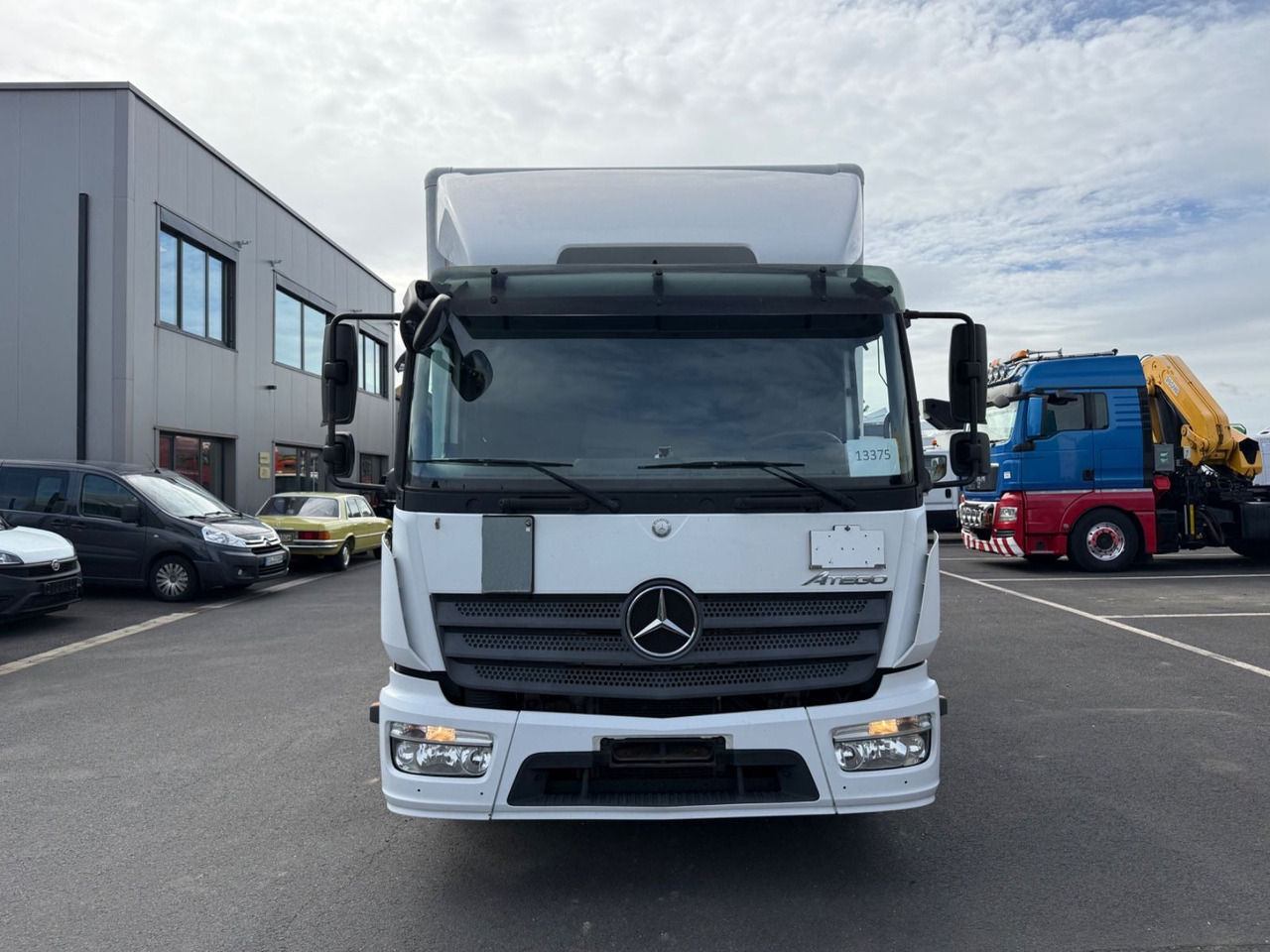 Mercedes-Benz Atego 3 4x2 821 4x2 LBW / Ahk. / Palfinger / 6m - Камион фургон: снимка 2 Mercedes-Benz Atego 3 4x2 821 4x2 LBW / Ahk. / Palfinger / 6m - Камион фургон: снимка 2