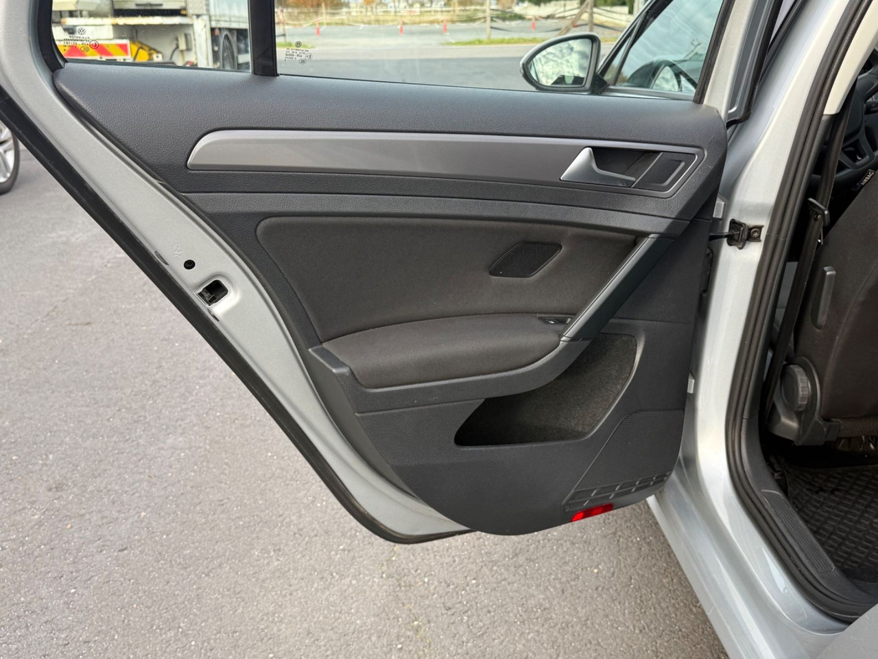 Комби Volkswagen Golf 7 1.6tdi Variant Trendline Klima, Shz: снимка 16