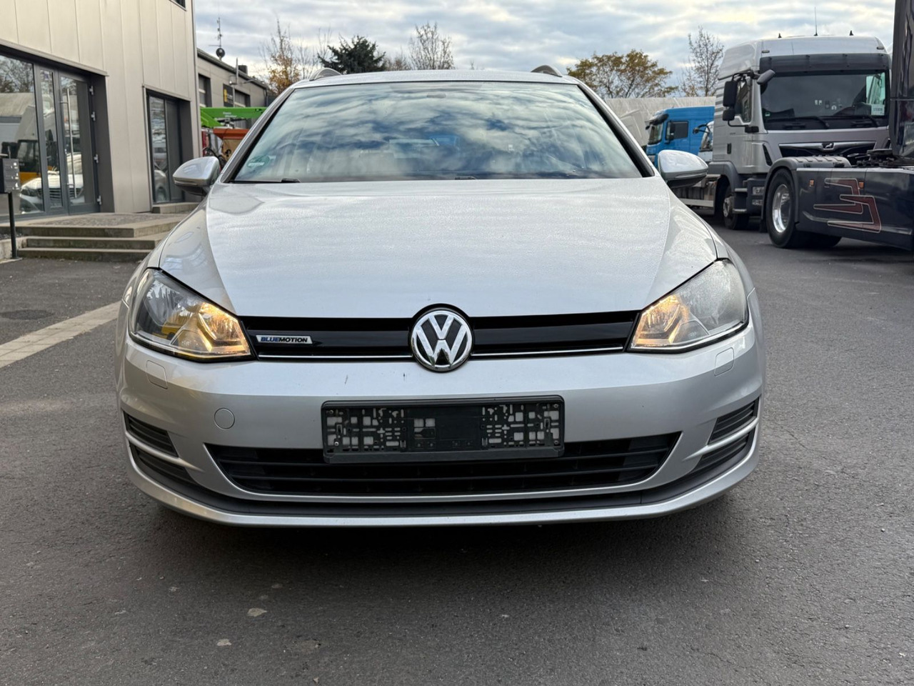 Volkswagen Golf 7 1.6tdi Variant Trendline Klima, Shz - Комби: снимка 2 Volkswagen Golf 7 1.6tdi Variant Trendline Klima, Shz - Комби: снимка 2