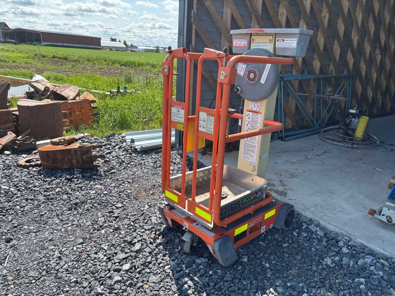 Aerial work platform JLG Ecolift 50 - Вертикална работна платформа: снимка 1 Aerial work platform JLG Ecolift 50 - Вертикална работна платформа: снимка 1
