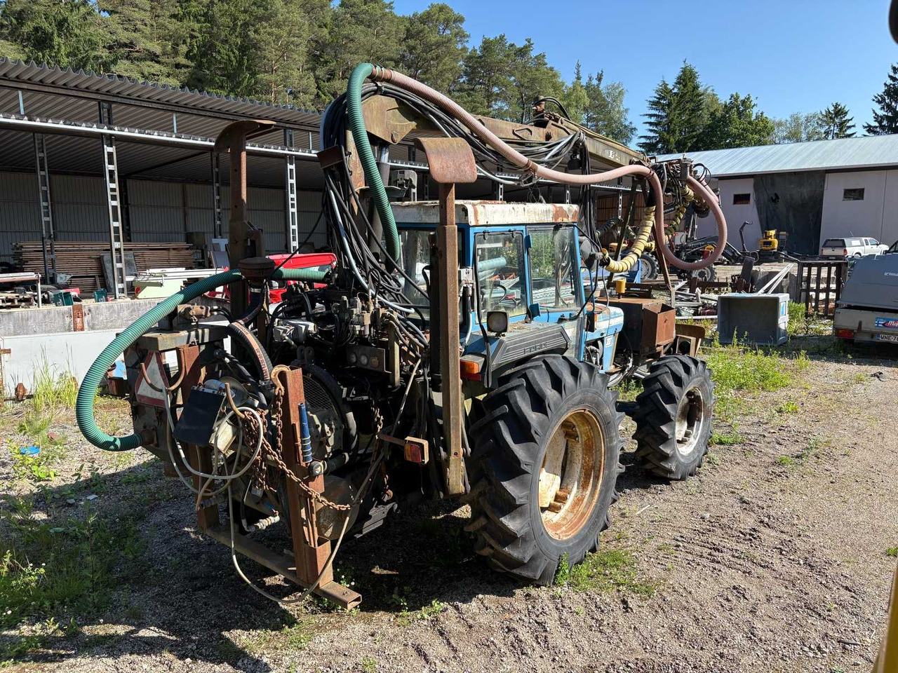 Rock drill Doofor DF530S and Tractor Ford New Holland 5610 - Пробивна машина: снимка 4 Rock drill Doofor DF530S and Tractor Ford New Holland 5610 - Пробивна машина: снимка 4