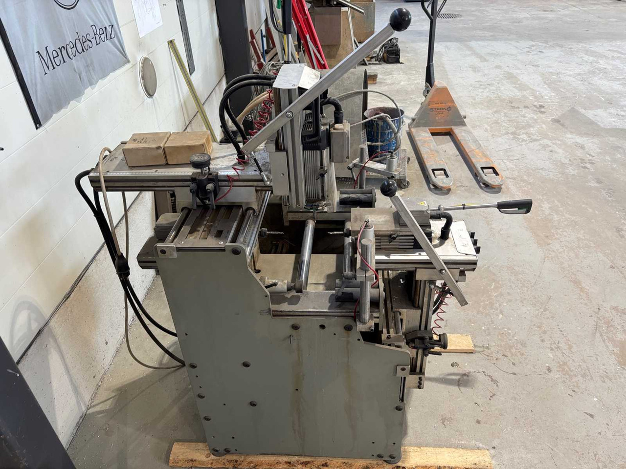 Three-spindle copy milling cutter P macchine s.r.l 03P - Фреза за метал: снимка 5 Three-spindle copy milling cutter P macchine s.r.l 03P - Фреза за метал: снимка 5