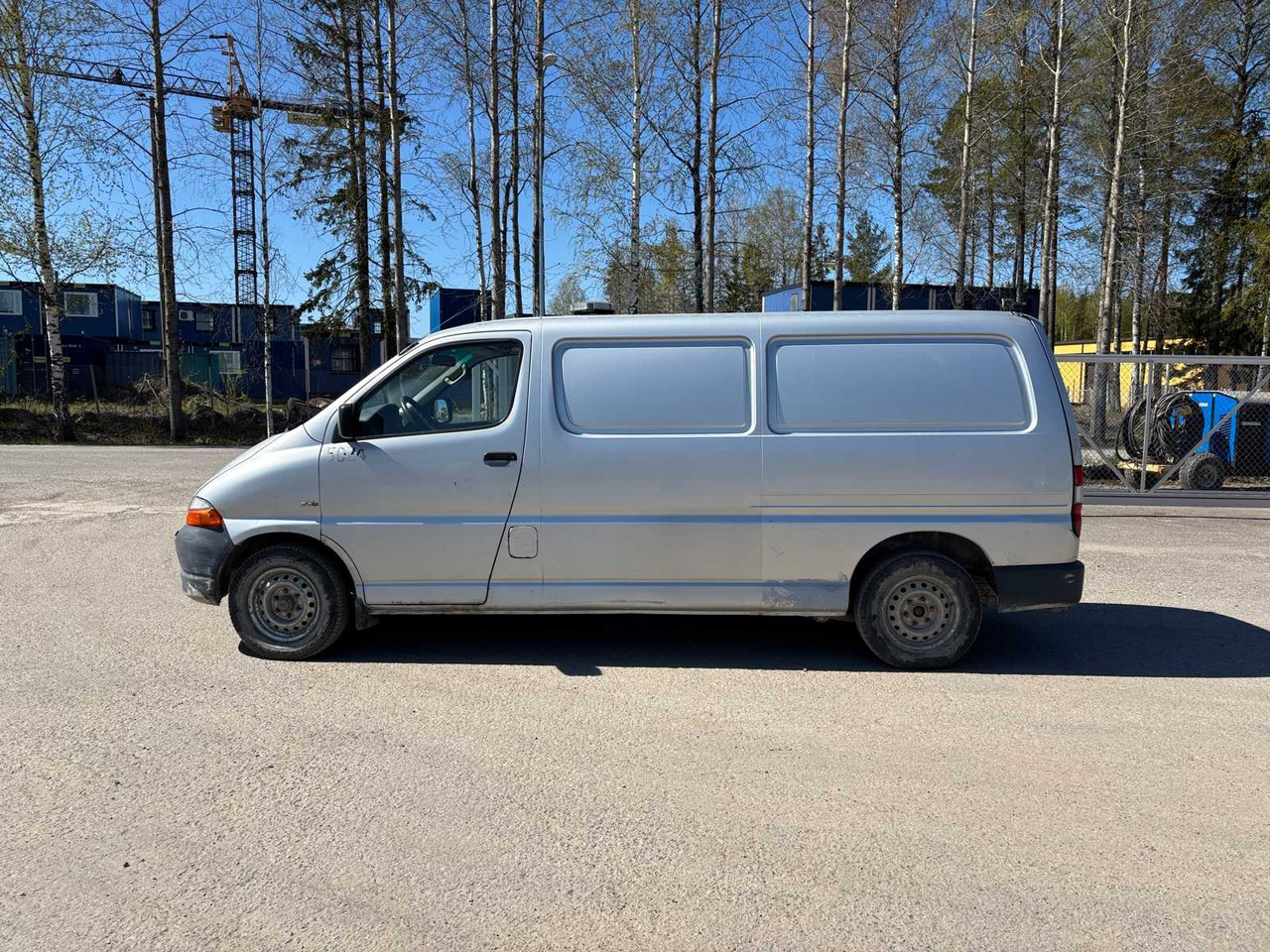 Van Toyota Hiace 2.5TD - Товарен бус: снимка 2 Van Toyota Hiace 2.5TD - Товарен бус: снимка 2