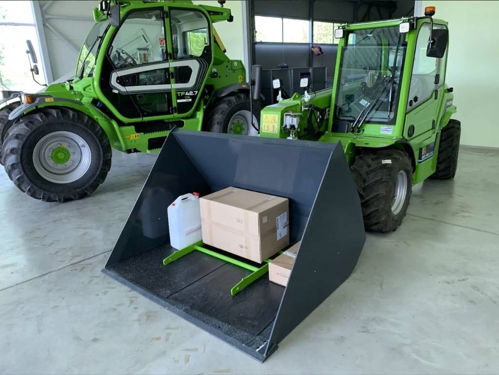 Merlo EW25.5-90 4WD - Телескопичен товарач: снимка 4 Merlo EW25.5-90 4WD - Телескопичен товарач: снимка 4