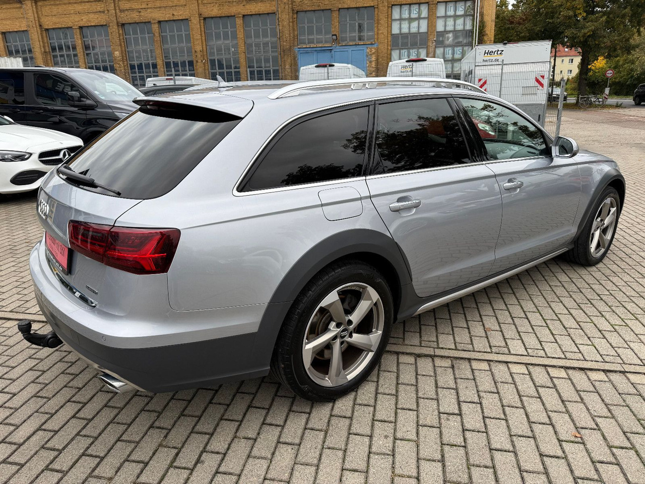 Audi A6 Allroad quattro 3.0 TDI LED LASER NAVI ALCANT - Комби: снимка 4 Audi A6 Allroad quattro 3.0 TDI LED LASER NAVI ALCANT - Комби: снимка 4