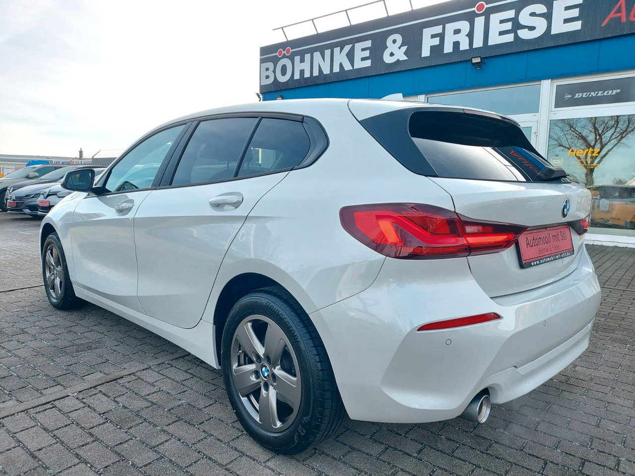 BMW 116 Baureihe 1 Lim. 116 i Aut.Advantage Navi LED - Седан: снимка 4 BMW 116 Baureihe 1 Lim. 116 i Aut.Advantage Navi LED - Седан: снимка 4