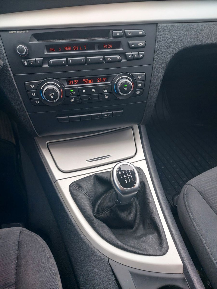 Седан BMW 116 Baureihe 1 Lim. 116d Klima Sitzheizung: снимка 14
