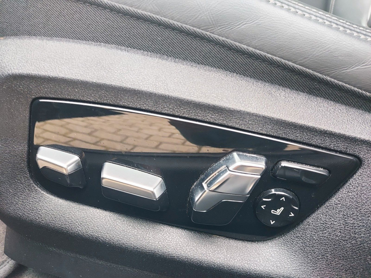 Комби BMW 540 5 Touring xDrive M Sport Pro Pano H&K Massag: снимка 14