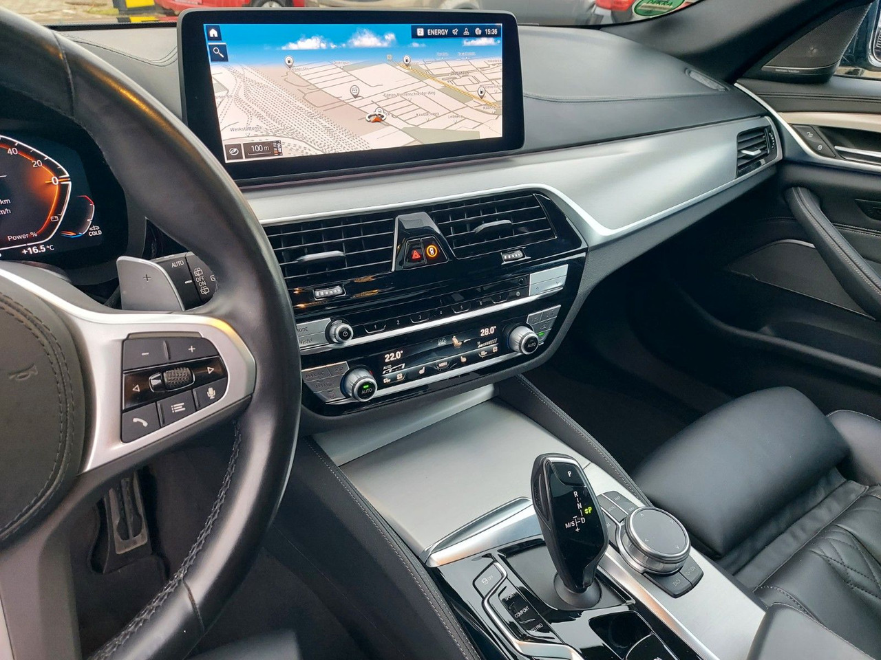 Комби BMW 540 5 Touring xDrive M Sport Pro Pano H&K Massag: снимка 15