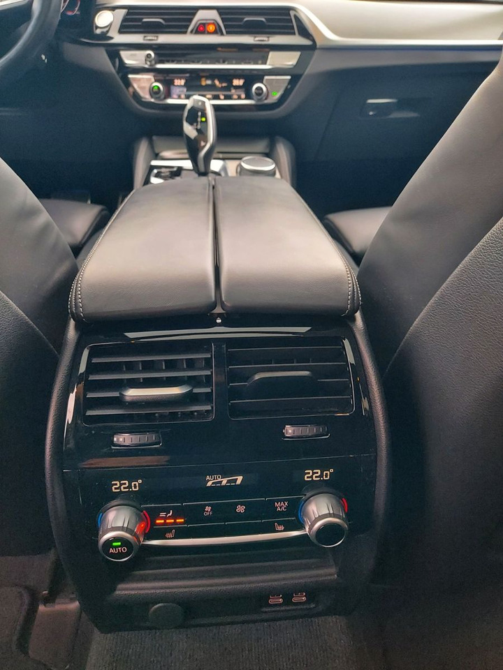 Комби BMW 540 5 Touring xDrive M Sport Pro Pano H&K Massag: снимка 30