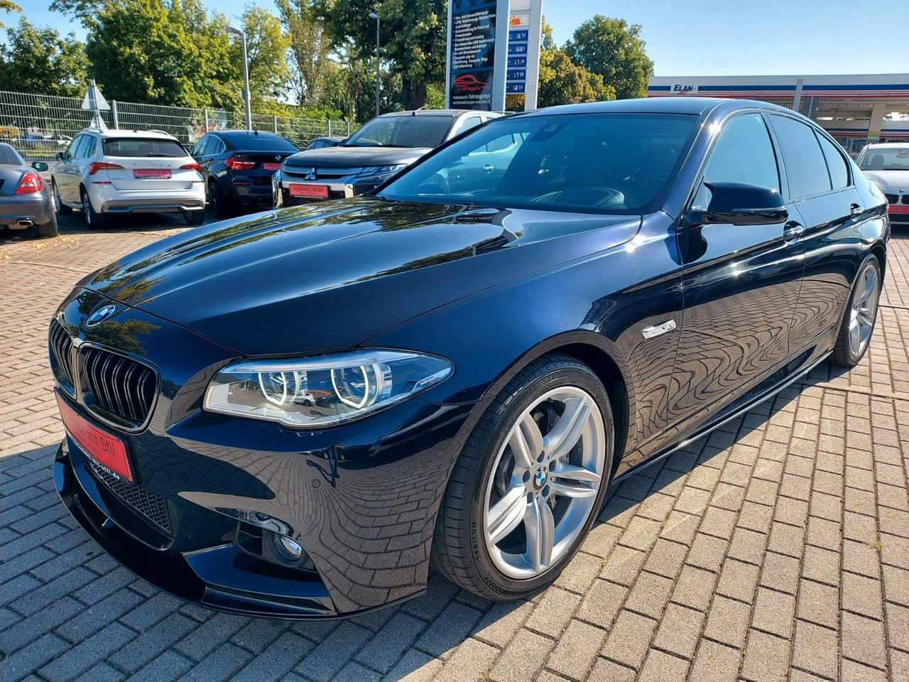 BMW 550i Limousine Autom. M-Sport HUD Glasdach H&K - Седан: снимка 3 BMW 550i Limousine Autom. M-Sport HUD Glasdach H&K - Седан: снимка 3