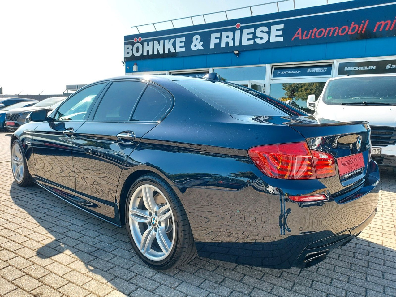 BMW 550i Limousine Autom. M-Sport HUD Glasdach H&K - Седан: снимка 4 BMW 550i Limousine Autom. M-Sport HUD Glasdach H&K - Седан: снимка 4