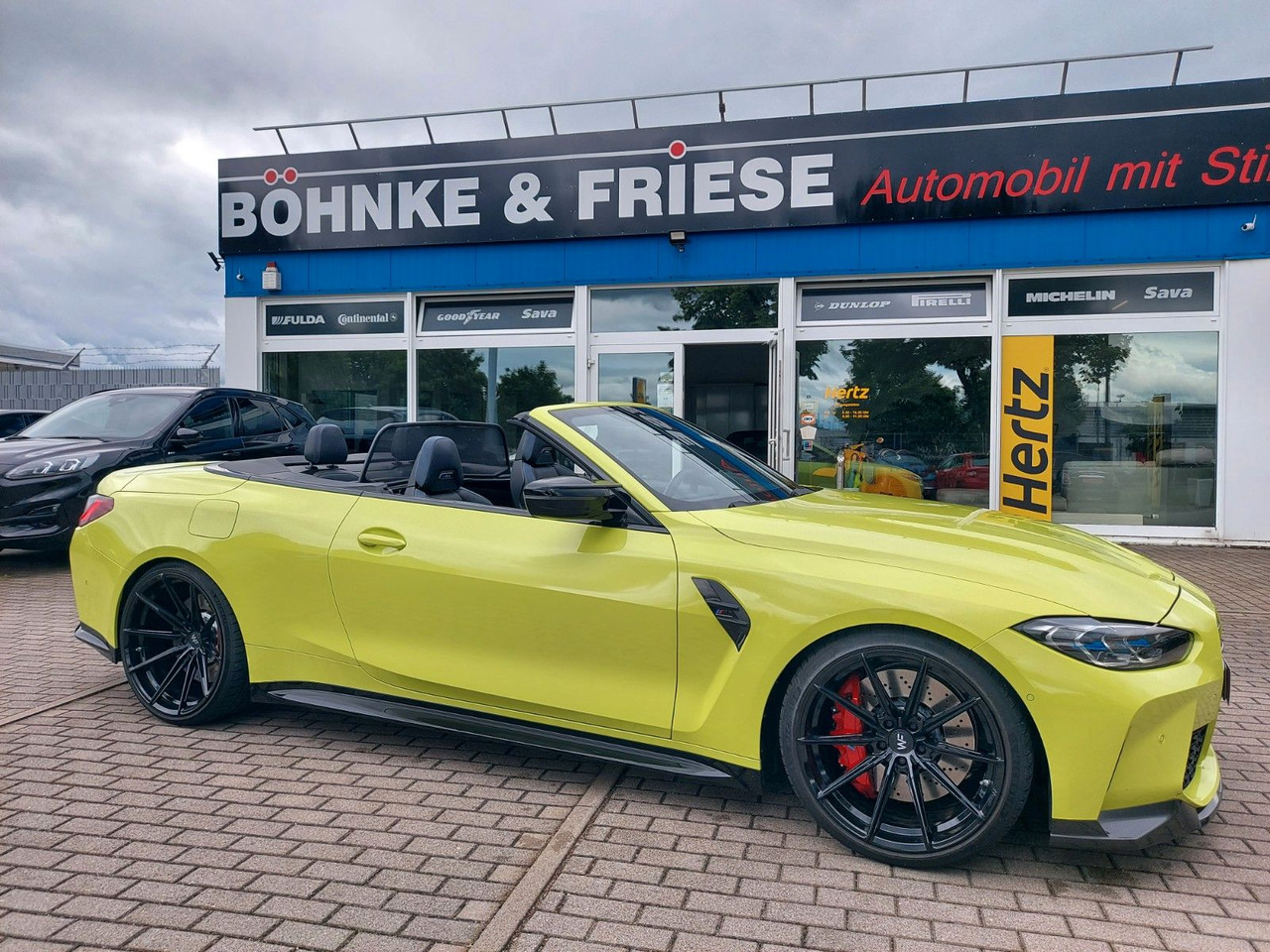 BMW M4 Cabrio G83 xDrive Competition M-Sport H&K - Лек автомобил: снимка 1 BMW M4 Cabrio G83 xDrive Competition M-Sport H&K - Лек автомобил: снимка 1