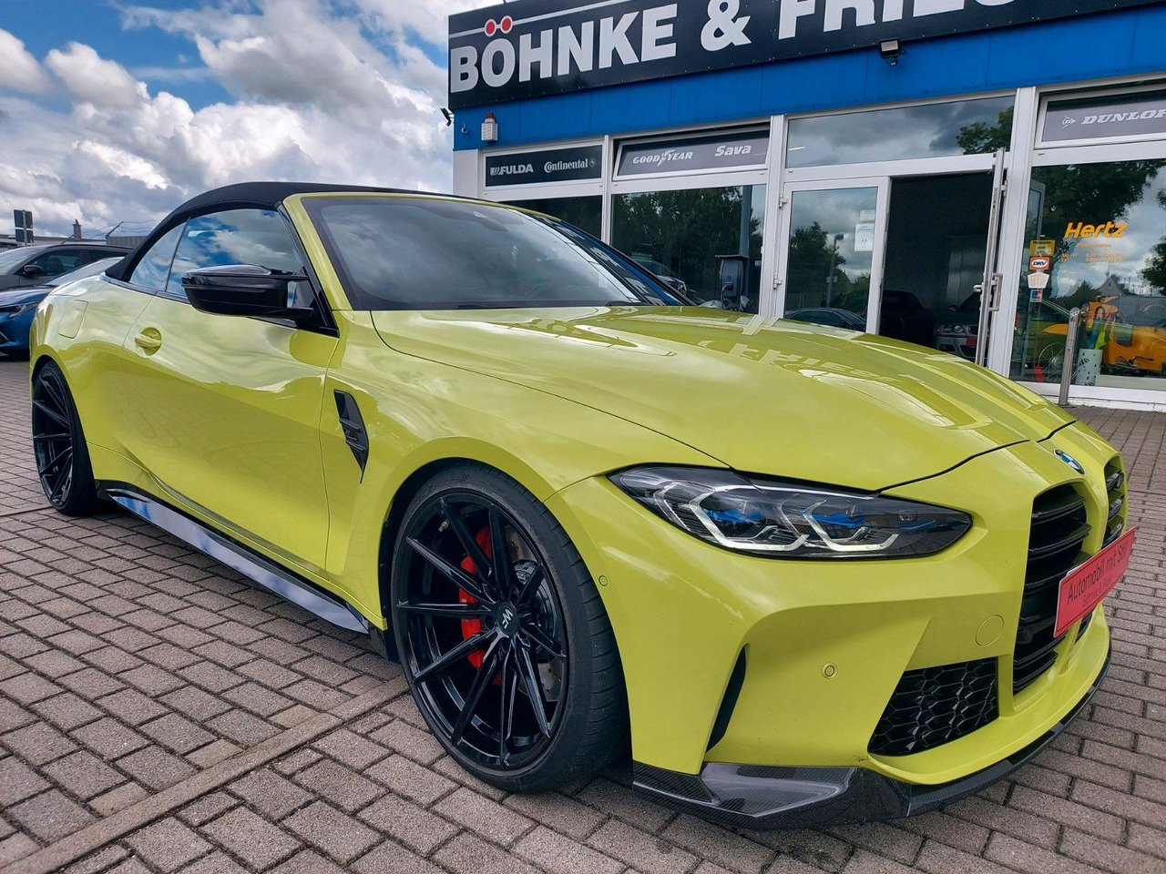 BMW M4 Cabrio G83 xDrive Competition M-Sport H&K - Лек автомобил: снимка 3 BMW M4 Cabrio G83 xDrive Competition M-Sport H&K - Лек автомобил: снимка 3