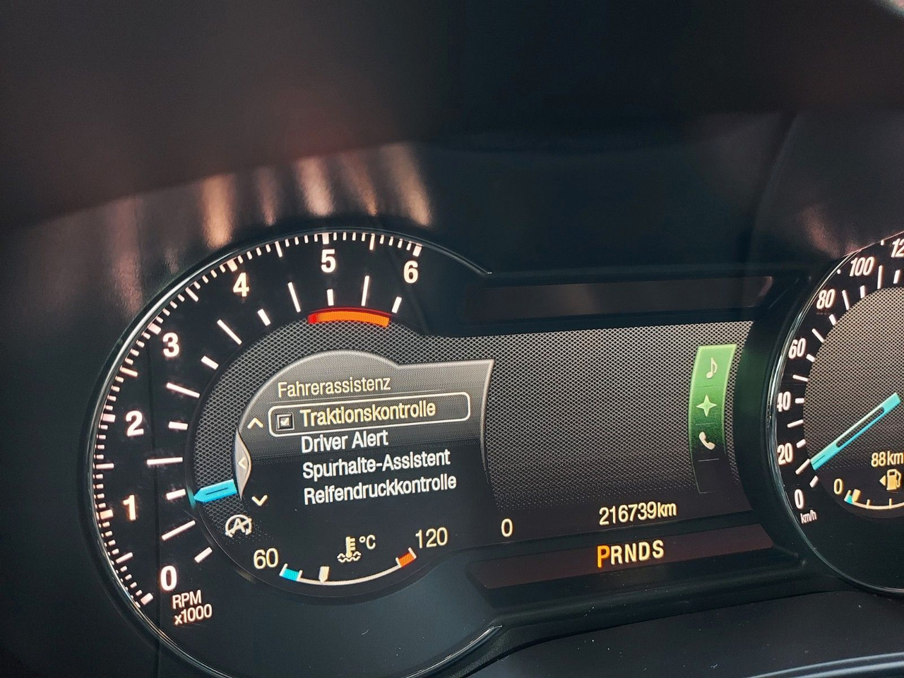 Ford Mondeo Turnier Titanium Autom. Assist DAB Kamera - Лек автомобил: снимка 3 Ford Mondeo Turnier Titanium Autom. Assist DAB Kamera - Лек автомобил: снимка 3