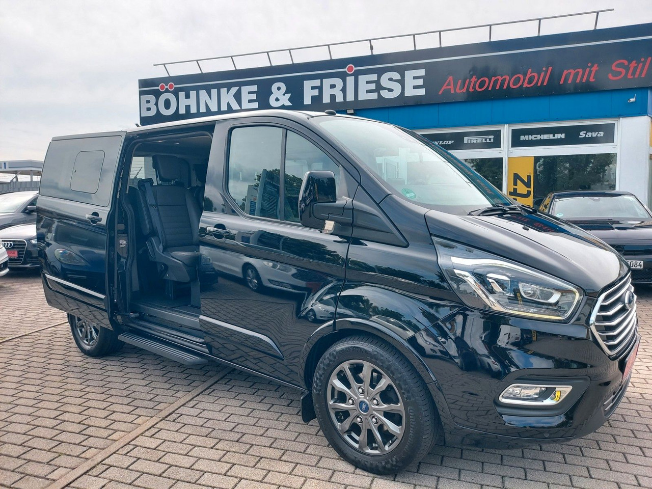 Ford Transit Tourneo Custom Kombi 310 L1 Titanium - Пътнически бус: снимка 1 Ford Transit Tourneo Custom Kombi 310 L1 Titanium - Пътнически бус: снимка 1