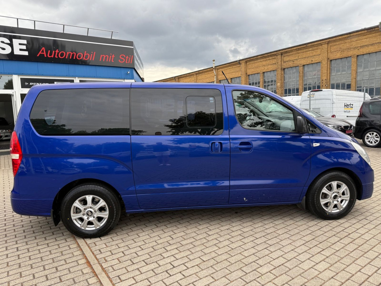 Hyundai H-1 Travel Comfort 8 SITZER KLIMAA. STANDHEIZUNG - Пътнически бус: снимка 3 Hyundai H-1 Travel Comfort 8 SITZER KLIMAA. STANDHEIZUNG - Пътнически бус: снимка 3