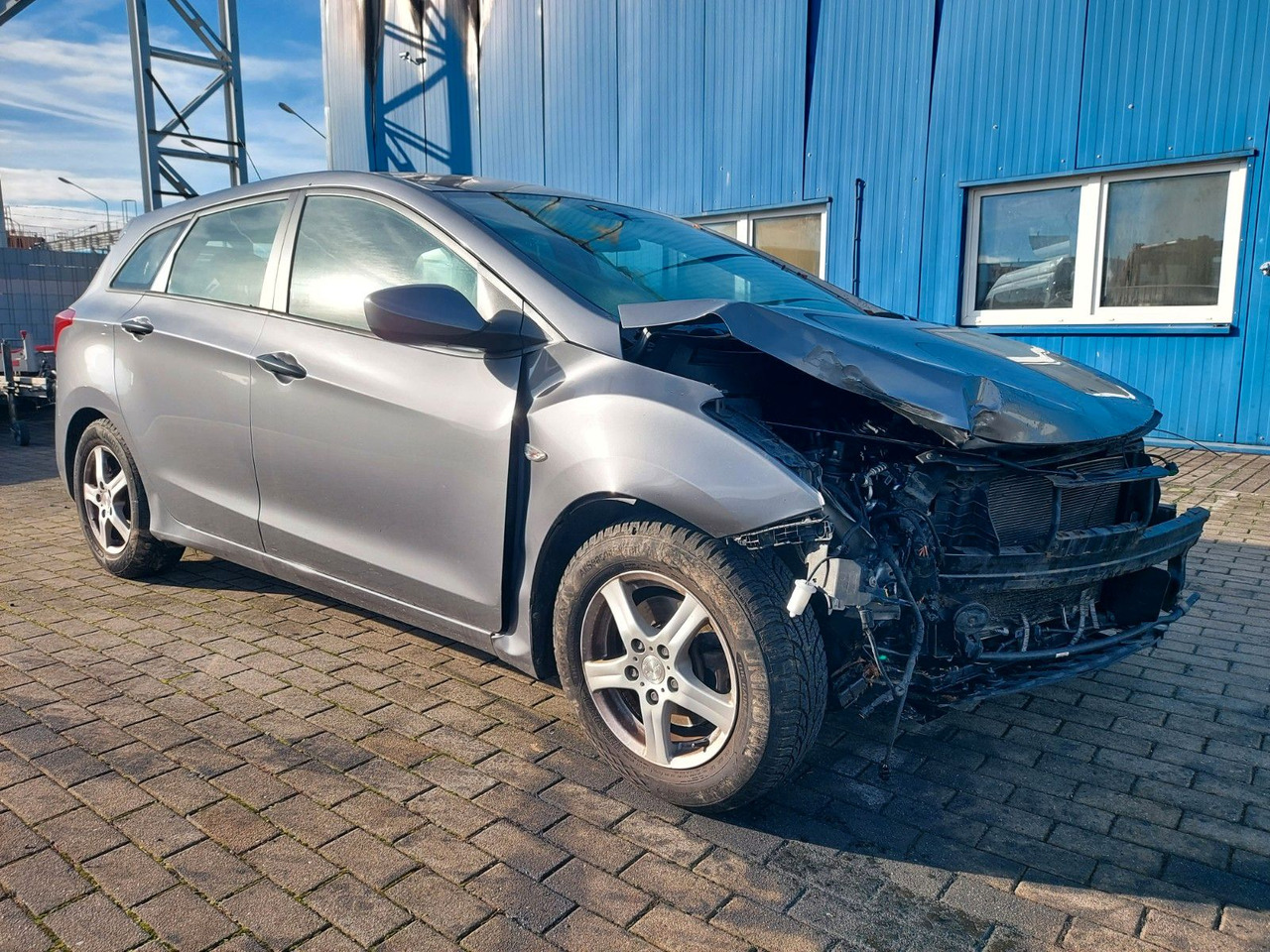 Hyundai i30 cw Classic Klima - Комби: снимка 2 Hyundai i30 cw Classic Klima - Комби: снимка 2