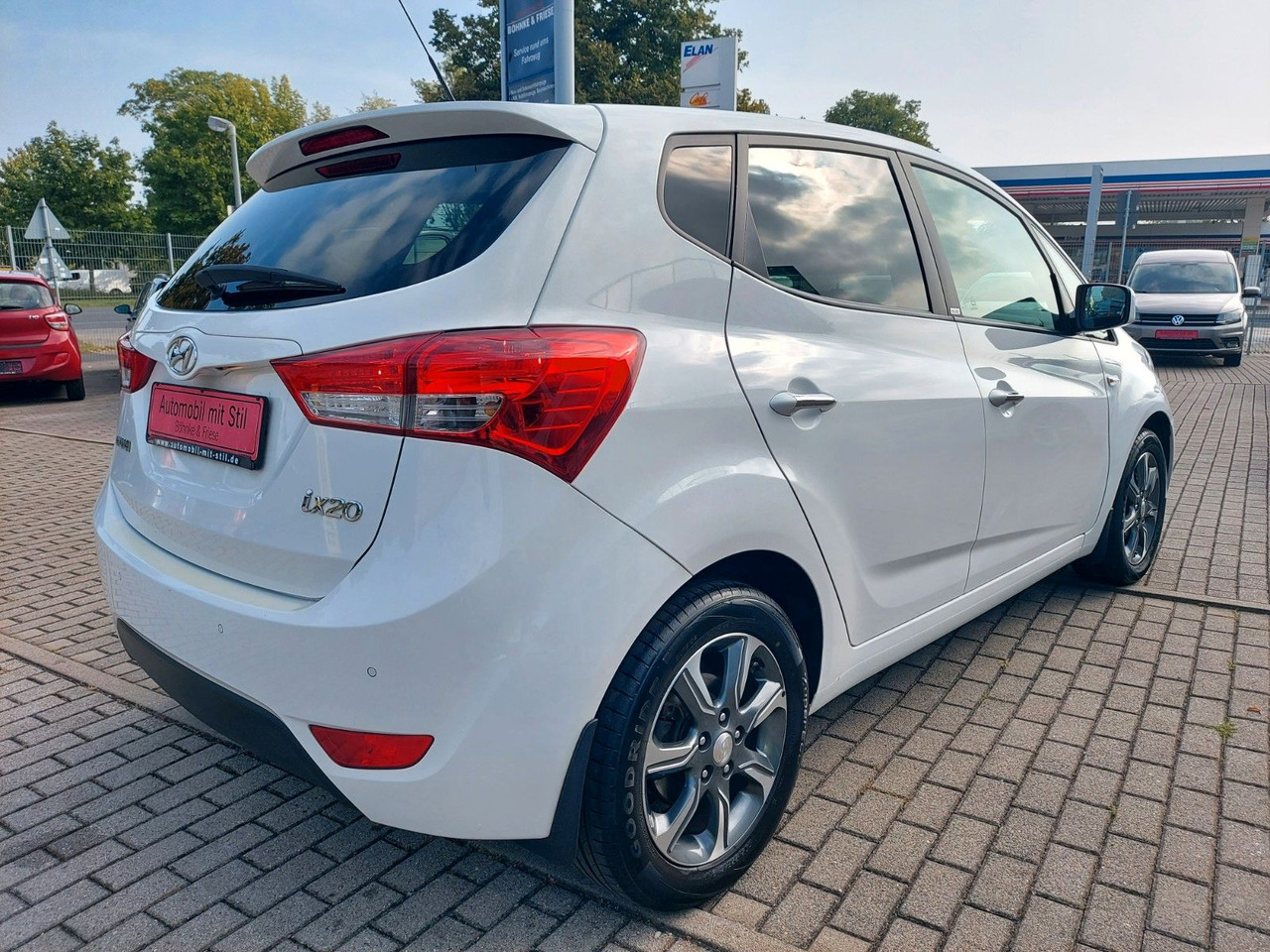 Hyundai ix20 Passion Automatik Klima PDC AHK - Лек автомобил: снимка 5 Hyundai ix20 Passion Automatik Klima PDC AHK - Лек автомобил: снимка 5