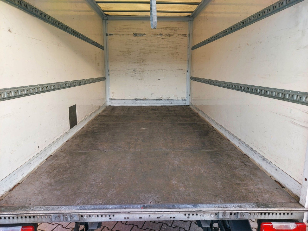 Iveco Daily 35s16 KOFFER LBW KLIMA - Лекотоварен автомобил фургон: снимка 4 Iveco Daily 35s16 KOFFER LBW KLIMA - Лекотоварен автомобил фургон: снимка 4