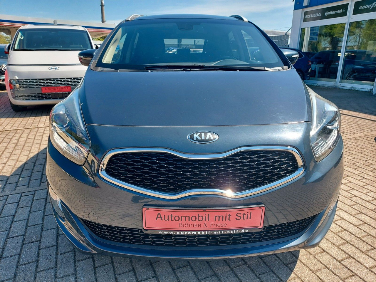 Kia Carens Spirit 7 Sitze Kamera Klima Navi Tempo - Джип: снимка 3 Kia Carens Spirit 7 Sitze Kamera Klima Navi Tempo - Джип: снимка 3