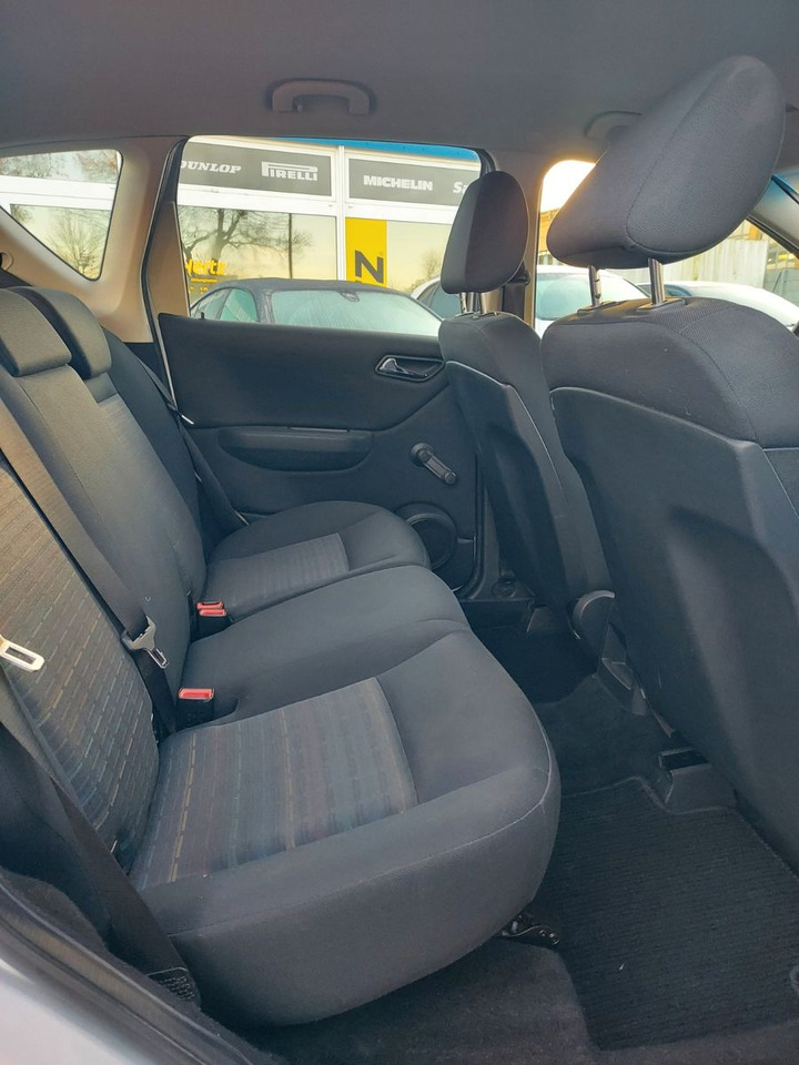 Лек автомобил Mercedes-Benz A 150 5 Türen Klimaautomatik Sitzheizung: снимка 16