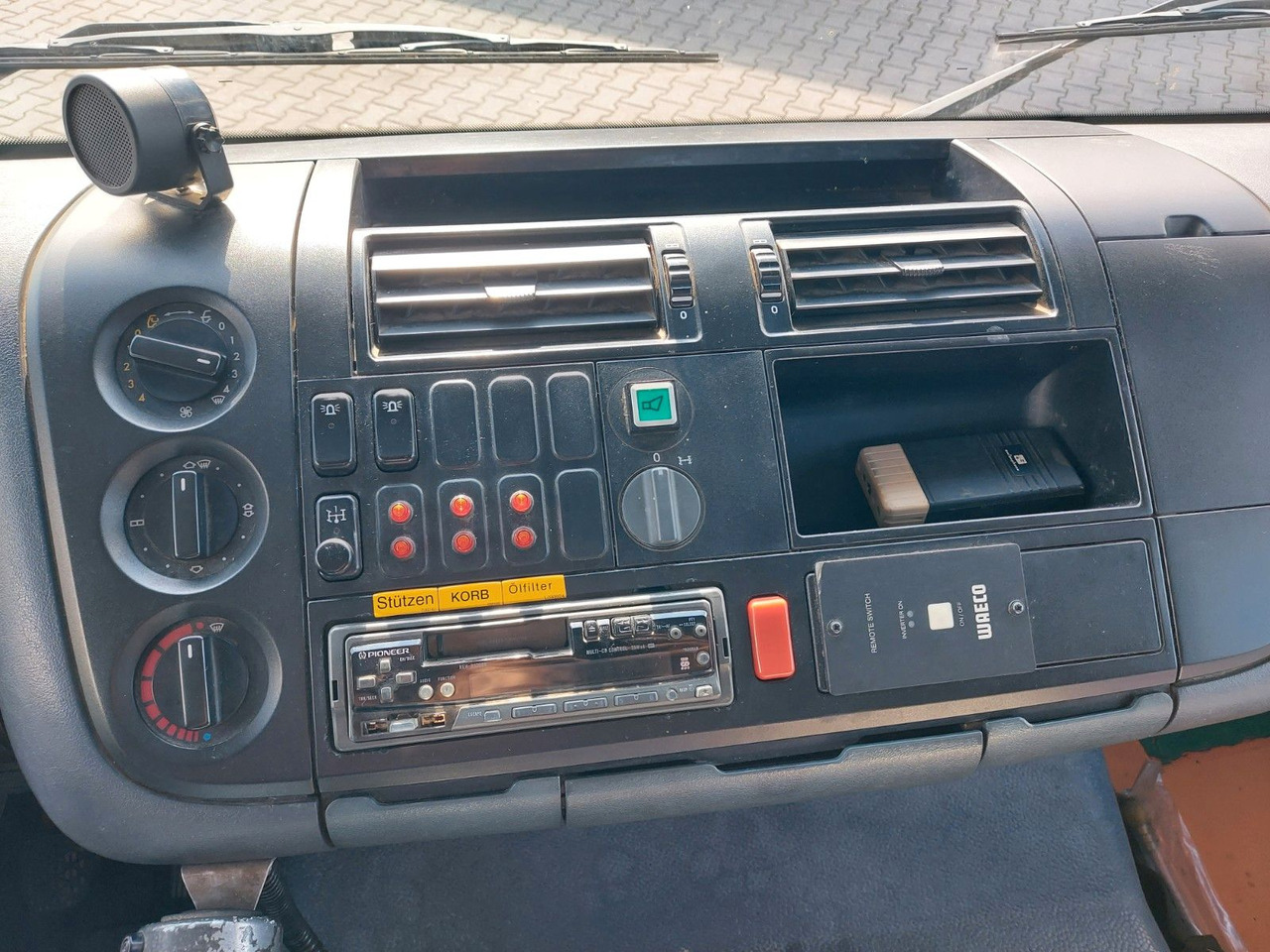 Автовишка Mercedes-Benz ATEGO 1323 HUBSTEIGER WUMAG WT220H: снимка 16 Автовишка Mercedes-Benz ATEGO 1323 HUBSTEIGER WUMAG WT220H: снимка 16