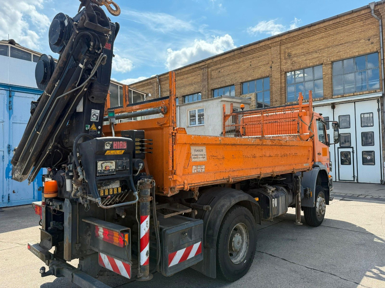 Самосвал камион, Камион с кран Mercedes-Benz ATEGO 1828 4X4 MEILER + HIAB KRAN 144 FS-3: снимка 6