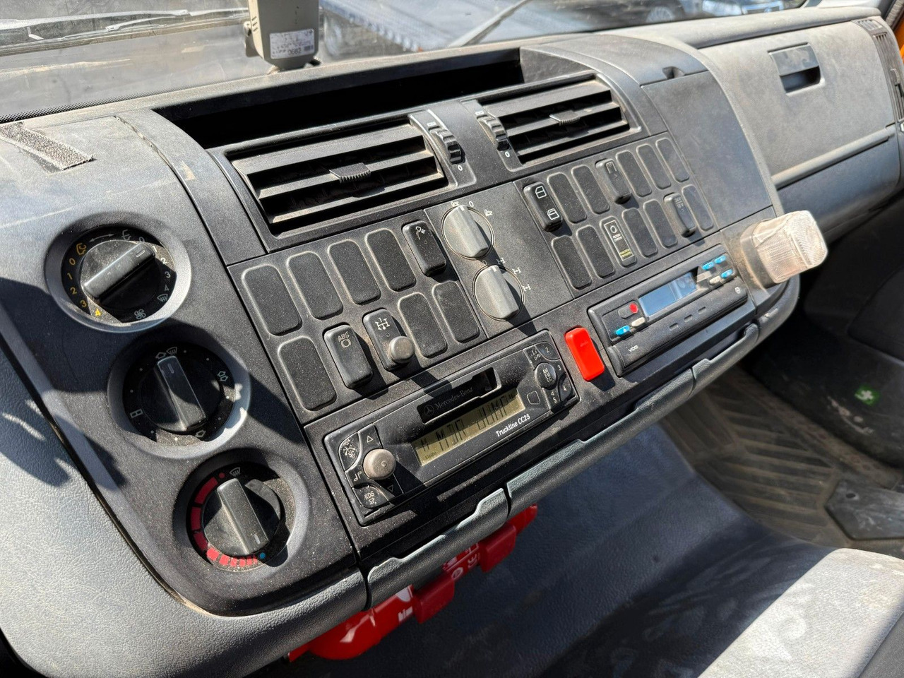 Самосвал камион, Камион с кран Mercedes-Benz ATEGO 1828 4X4 MEILER + HIAB KRAN 144 FS-3: снимка 13