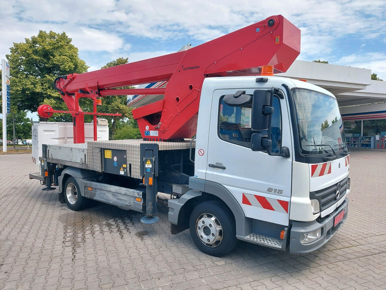 Mercedes-Benz Atego 2 4-Zyl. 4x2 RUTHMANN T270 27 METER - Автовишка: снимка 2 Mercedes-Benz Atego 2 4-Zyl. 4x2 RUTHMANN T270 27 METER - Автовишка: снимка 2