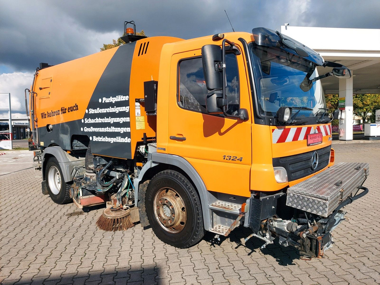 Mercedes-Benz Atego 2 6-Zyl. 4x2 1324 Schmidt SK 600 Klima - Мотометачна машина: снимка 4 Mercedes-Benz Atego 2 6-Zyl. 4x2 1324 Schmidt SK 600 Klima - Мотометачна машина: снимка 4