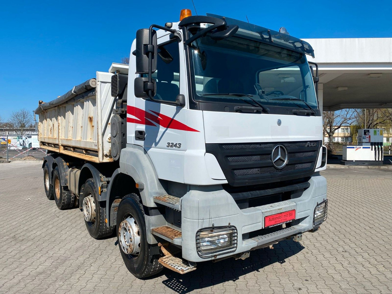 Mercedes-Benz Axor 2 C 4-Achser 3243 8x4 Kipp RETARDER MEILLER - Самосвал камион: снимка 4 Mercedes-Benz Axor 2 C 4-Achser 3243 8x4 Kipp RETARDER MEILLER - Самосвал камион: снимка 4