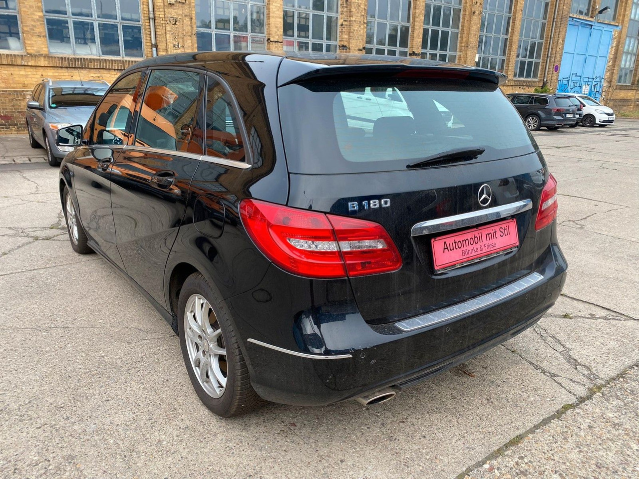Mercedes-Benz B 180 B -Klasse B 180 Autom. Xenon Navi - Седан: снимка 4 Mercedes-Benz B 180 B -Klasse B 180 Autom. Xenon Navi - Седан: снимка 4