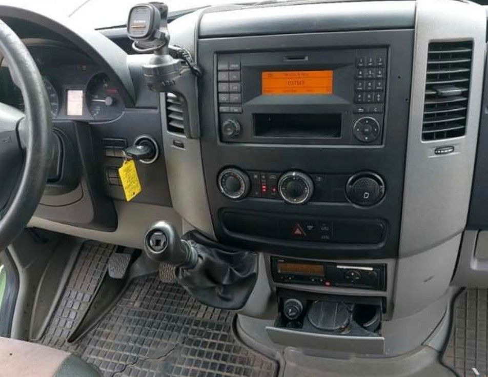 Mercedes-Benz Sprinter II Kasten 316 CDI hoch Klima Standheiz - Пътнически бус: снимка 3 Mercedes-Benz Sprinter II Kasten 316 CDI hoch Klima Standheiz - Пътнически бус: снимка 3