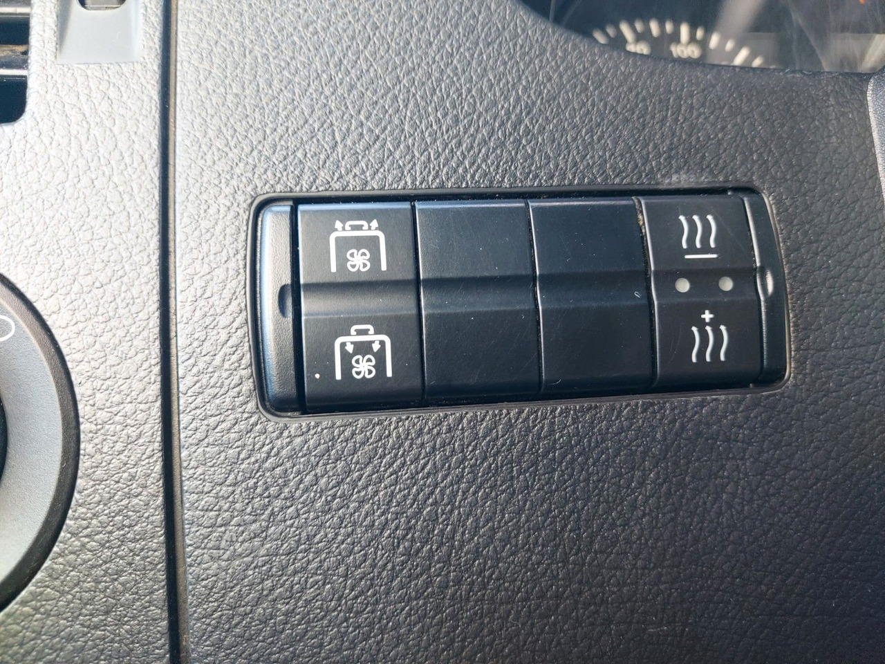 Mercedes-Benz Sprinter II Kasten 516 5T KLIMA AHK MAXI - Товарен бус: снимка 3 Mercedes-Benz Sprinter II Kasten 516 5T KLIMA AHK MAXI - Товарен бус: снимка 3