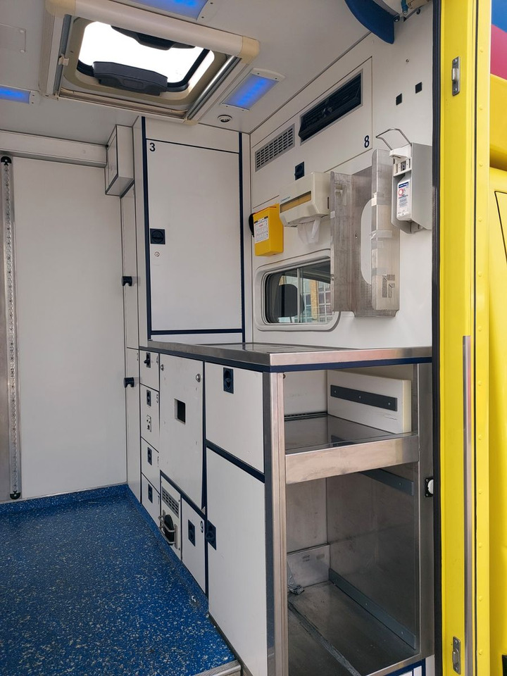 Нови Линейка Mercedes-Benz Sprinter II Pritsche 516 Autom. RTW Ambulance: снимка 23