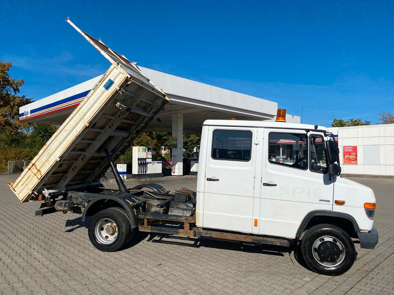 Mercedes-Benz VARIO 816D Doka 3 Seiten Kipper Meiller - Бус самосвал, Бус с двойна кабина: снимка 1 Mercedes-Benz VARIO 816D Doka 3 Seiten Kipper Meiller - Бус самосвал, Бус с двойна кабина: снимка 1