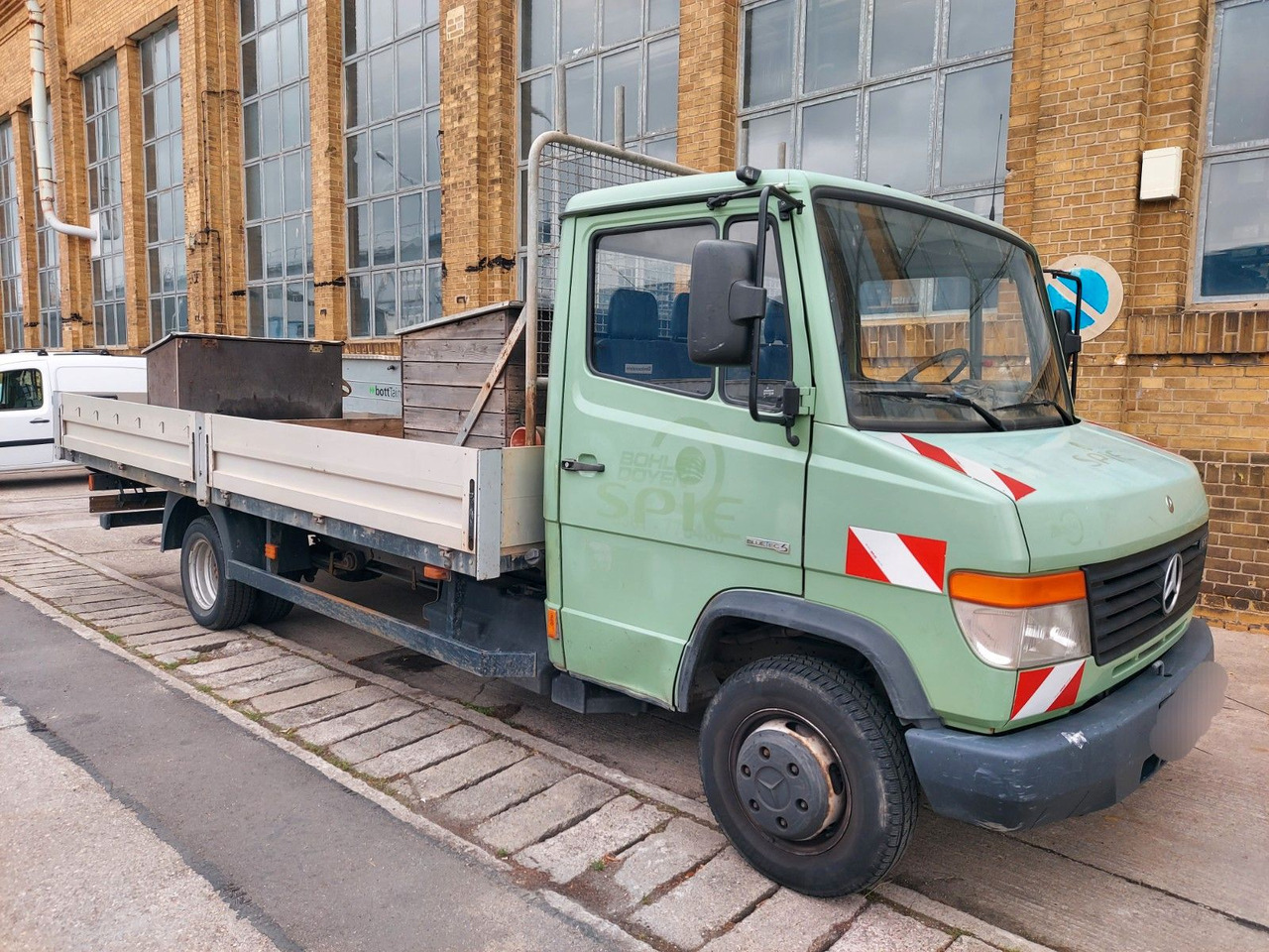 Mercedes-Benz Vario 613D Pritsche lang extralang - Бордови бус: снимка 1 Mercedes-Benz Vario 613D Pritsche lang extralang - Бордови бус: снимка 1